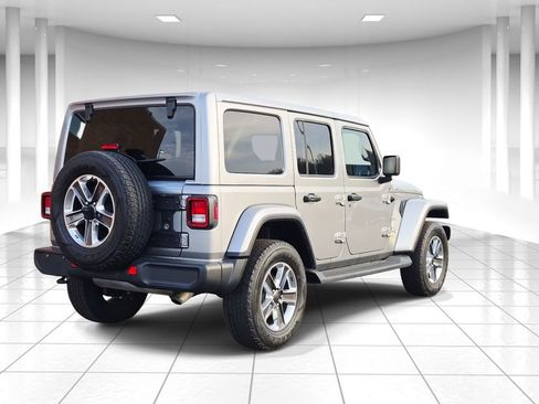 Used 2021 Jeep Wrangler Unlimited Sahara w/ Cold Weather Group image 3