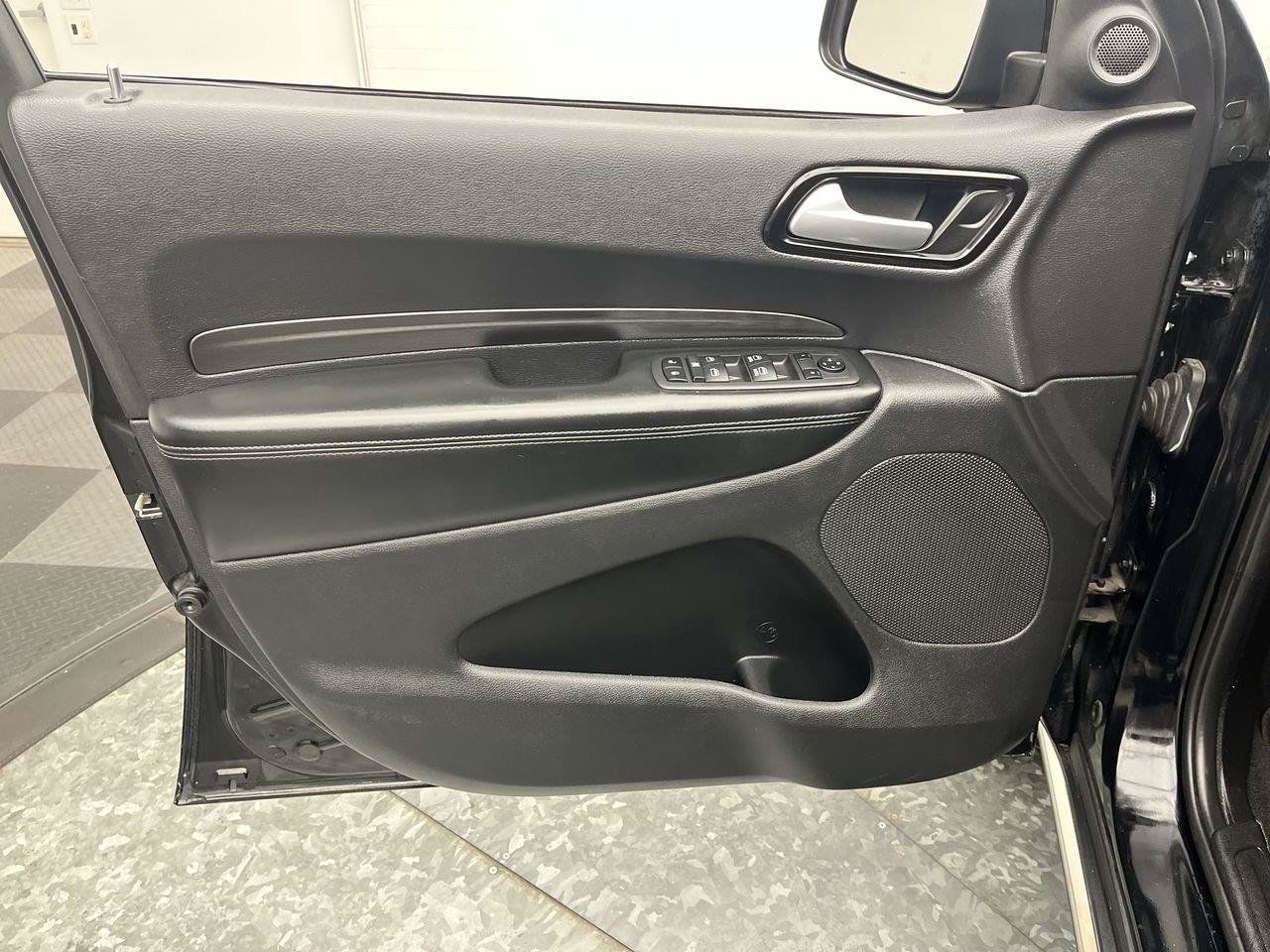 Used 2022 Dodge Durango SXT AWD/4WD image 6