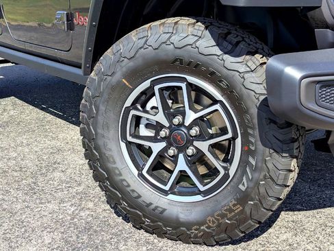 New 2025 Jeep Wrangler Rubicon image 3