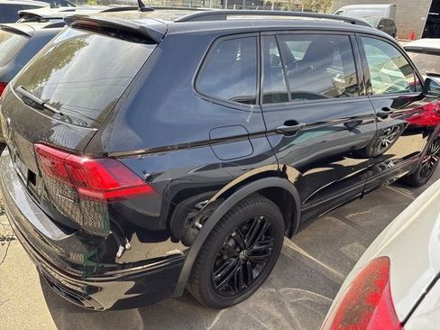 Used 2022 Volkswagen Tiguan SE R-Line image 3