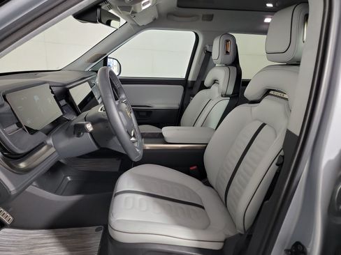 Used 2024 Rivian R1S Adventure AWD/4WD image 20