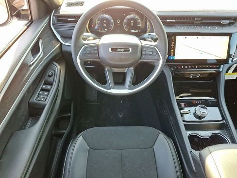 New 2026 Jeep Grand Cherokee Altitude AWD/4WD image 8