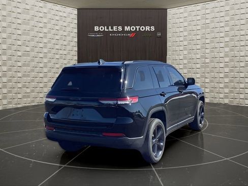 Certified 2023 Jeep Grand Cherokee Altitude image 5