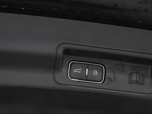 Used 2025 Ford Explorer ST-Line w/ ST-Line Street Pack AWD/4WD image 30