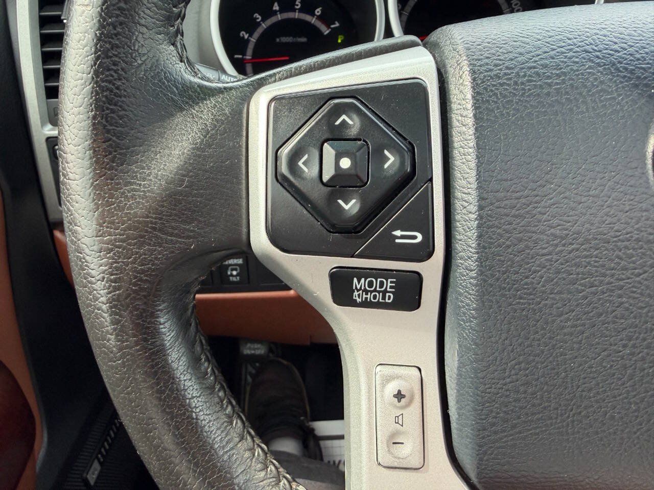 Used 2016 Toyota Sequoia Platinum AWD/4WD image 24