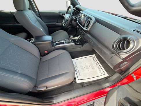 Used 2019 Toyota Tacoma Limited image 13