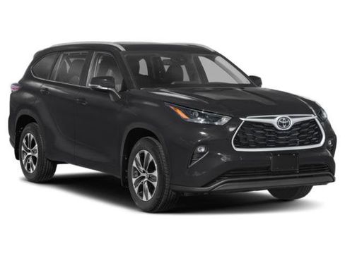 Used 2023 Toyota Highlander XLE FWD image 9