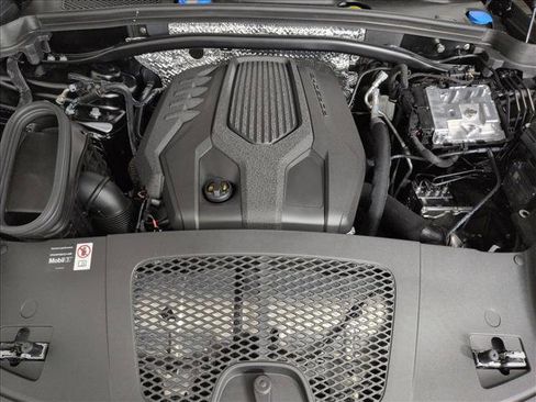 New 2026 Porsche Macan image 17