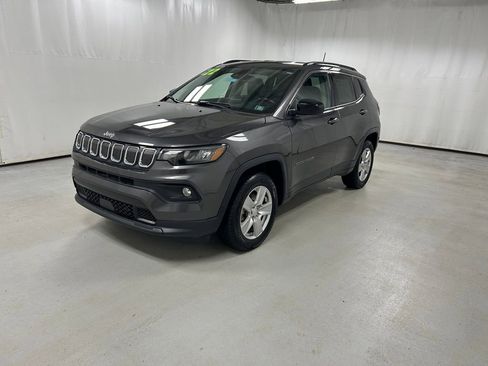 Used 2022 Jeep Compass Latitude w/ Convenience Group image 2
