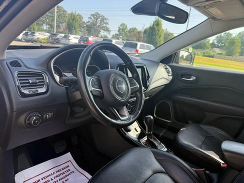 Used 2019 Jeep Compass Limited AWD/4WD image 9