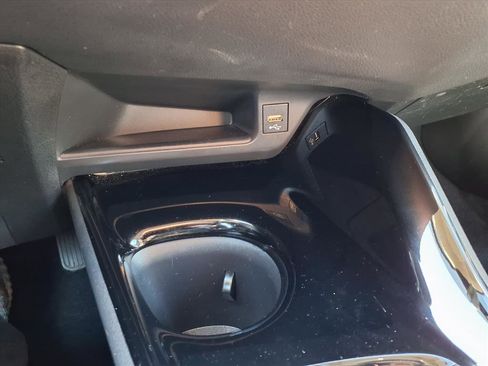 Used 2021 Toyota C-HR Limited image 8