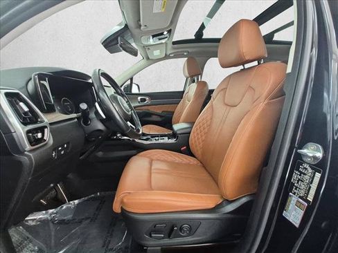 Used 2022 Kia Sorento SX Prestige w/ Rust Color Package AWD/4WD image 17