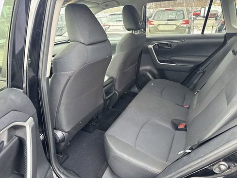 Used 2021 Toyota RAV4 LE image 19