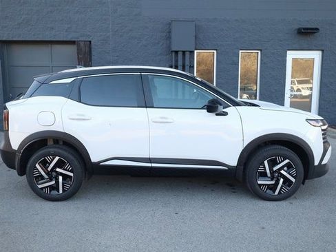 New 2026 Nissan Kicks SV w/ SV Premium Package FWD image 4