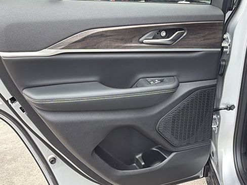 New 2026 Jeep Grand Cherokee Altitude AWD/4WD image 14