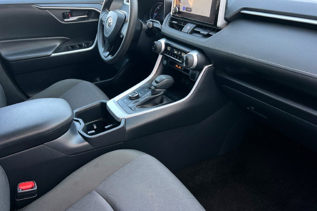 Certified 2025 Toyota RAV4 XLE AWD/4WD image 19