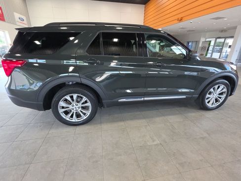 Used 2023 Ford Explorer XLT w/ Equipment Group 202A AWD/4WD image 5
