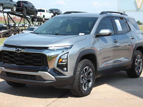 Used 2025 Chevrolet Equinox ACTIV w/ Safety and Technology Package FWD image 4