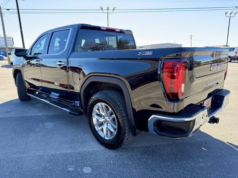 Used 2022 GMC Sierra 1500 SLT image 3