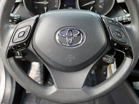 Used 2019 Toyota C-HR LE image 17