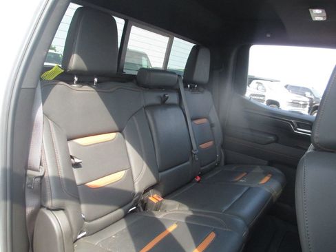 Used 2024 GMC Sierra 1500 AT4 w/ Technology Package AWD/4WD image 26