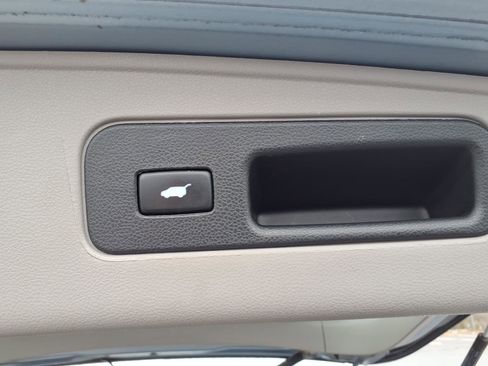 Used 2014 Honda Odyssey Touring Elite image 12