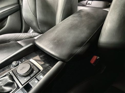 Used 2022 MAZDA MAZDA3 s image 32