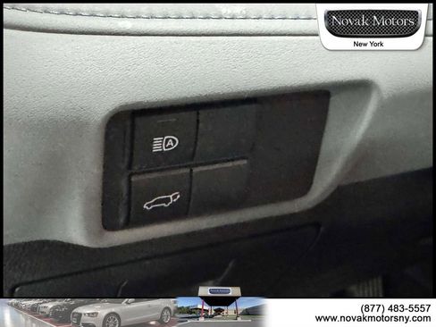 Used 2022 Toyota Highlander XLE AWD/4WD image 12