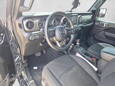 Used 2022 Jeep Wrangler Unlimited Sport w/ Sun And Sound Package AWD/4WD image 9