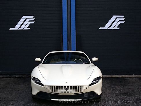 Used 2022 Ferrari Roma image 9