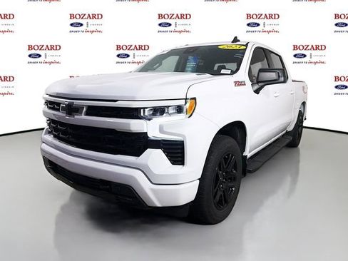 Used 2023 Chevrolet Silverado 1500 RST w/ Z71 Off-Road Package AWD/4WD image 4