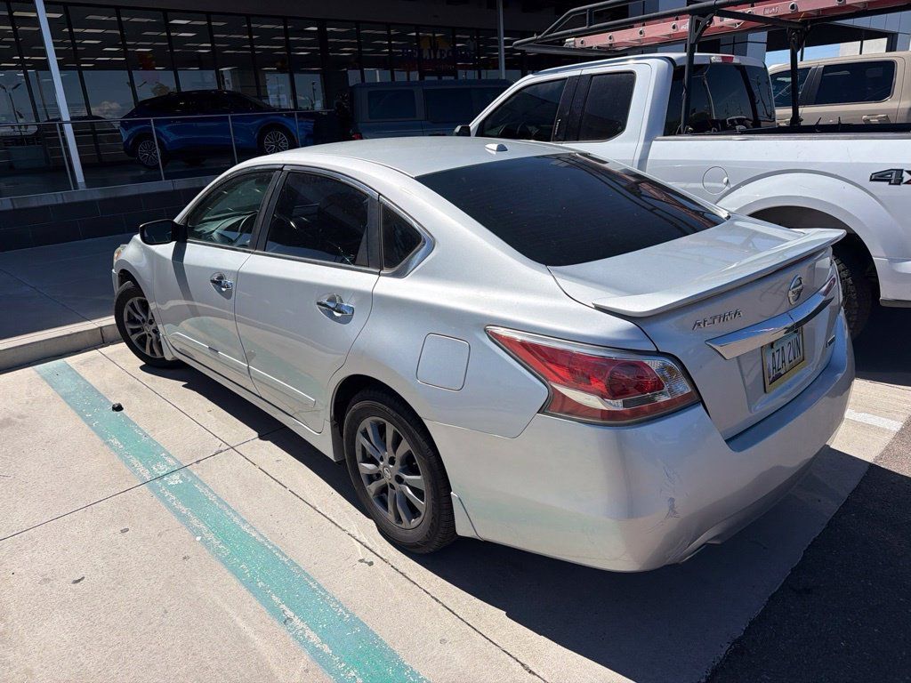 Used 2015 Nissan Altima 2.5 S w/ Special Edition Package FWD image 5