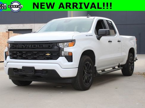 Used 2025 Chevrolet Silverado 1500 Custom image 1