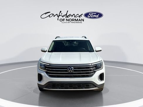 Used 2024 Volkswagen Atlas SE AWD/4WD image 2