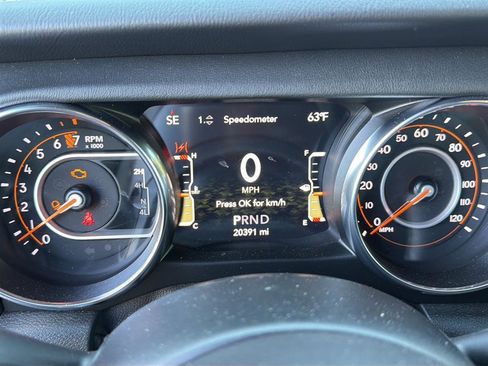 Used 2020 Jeep Gladiator Overland image 8