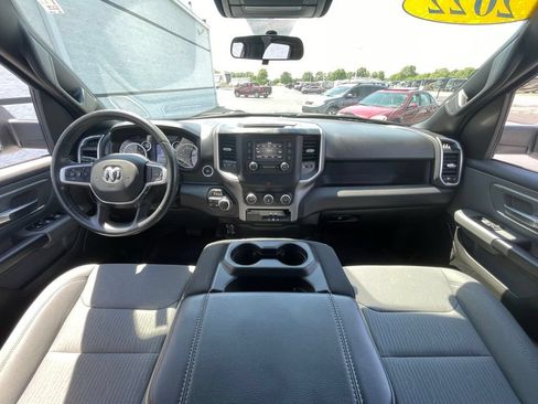 Used 2022 RAM 1500 Big Horn AWD/4WD image 3