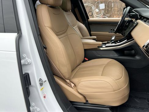 Used 2025 Land Rover Range Rover Sport SE image 26