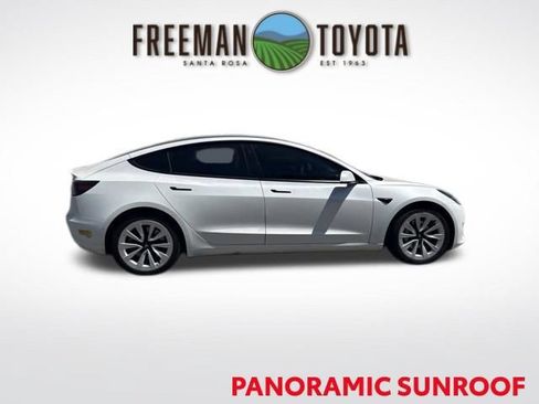 Used 2021 Tesla Model 3 Standard Range Plus RWD image 3