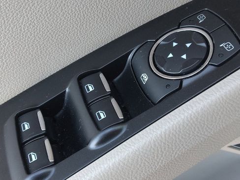 Used 2018 Ford Fusion SE w/ Equipment Group 602A image 27