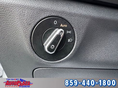 Used 2024 Volkswagen Jetta SE image 27