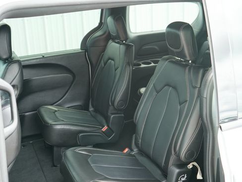 Used 2024 Chrysler Pacifica Touring-L w/ S Appearance Package FWD image 26