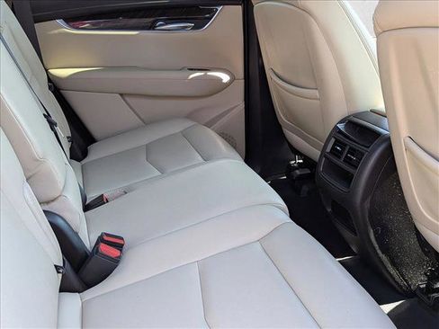 Used 2019 Cadillac XT5 FWD image 18