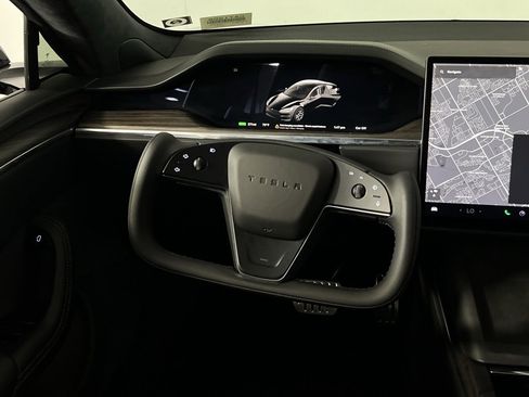 Used 2021 Tesla Model S Plaid image 14