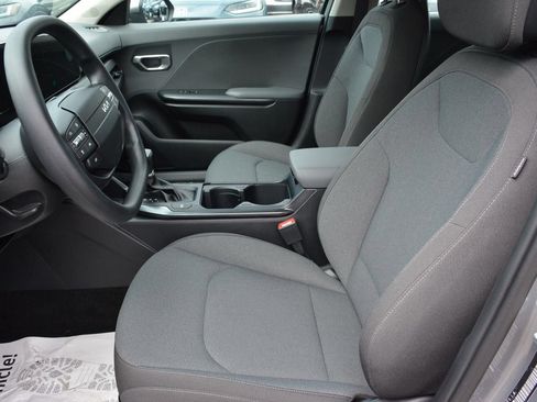 Used 2025 Kia K4 FWD image 7