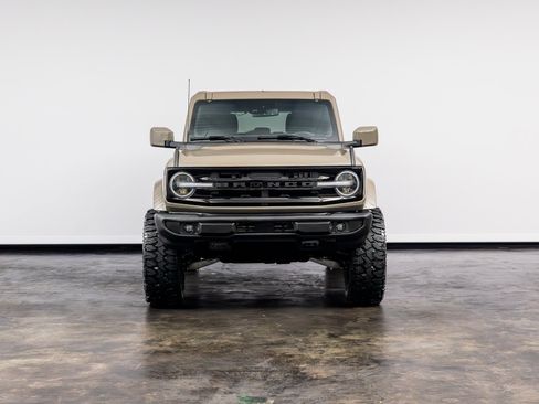 Used 2025 Ford Bronco Outer Banks AWD/4WD image 2
