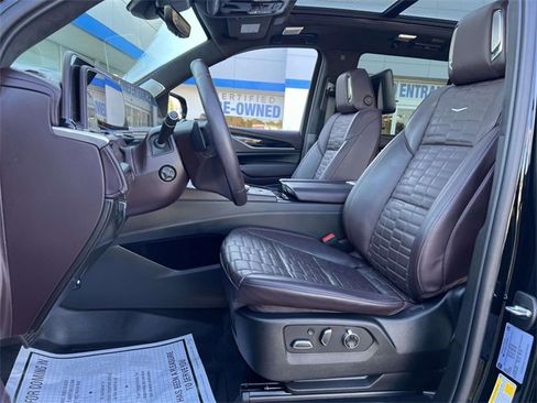 Used 2023 Cadillac Escalade Sport Platinum w/ LPO, ONYX Package image 12