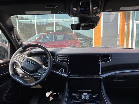Used 2024 Jeep Wagoneer 4WD w/ Premium Group I image 11