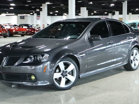 Used 2009 Pontiac G8 GT w/ Premium Package image 4