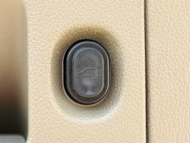 Used 2016 Chevrolet Suburban LTZ AWD/4WD image 11