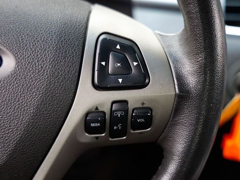 Used 2013 Ford Taurus SEL FWD image 23